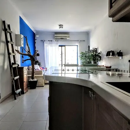 Bayside In Spinola Bay Apartmán *